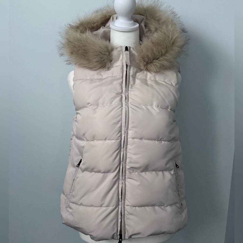 GAP Primaloft Hooded Puffer Vest with Removable Faux Fur Trim. Size XSP
